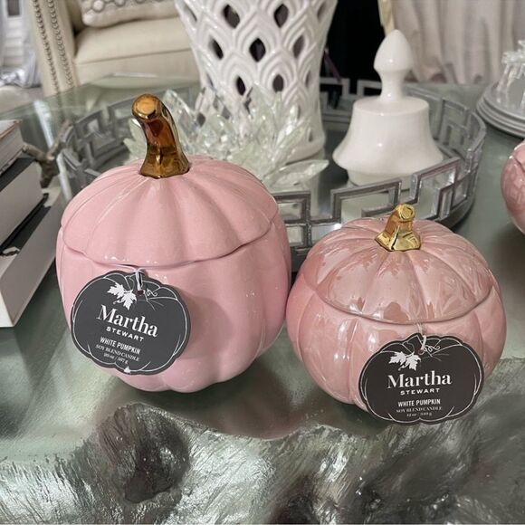 New Martha Stewart Ceramic PINK Pumpkin Candle 20 oz. White Pumpkin scent - Picture 7 of 7